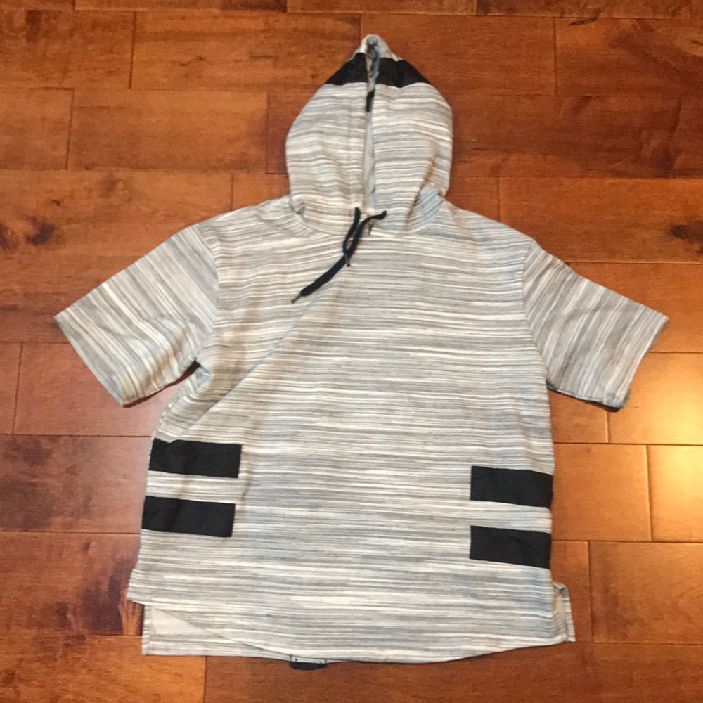 Fabulous Short Sleeve Hoodie by Unyforme. Size L